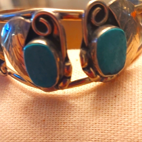 FINAL SALE Sterling silver turqouise cuff bracelet - Picture 3 of 14